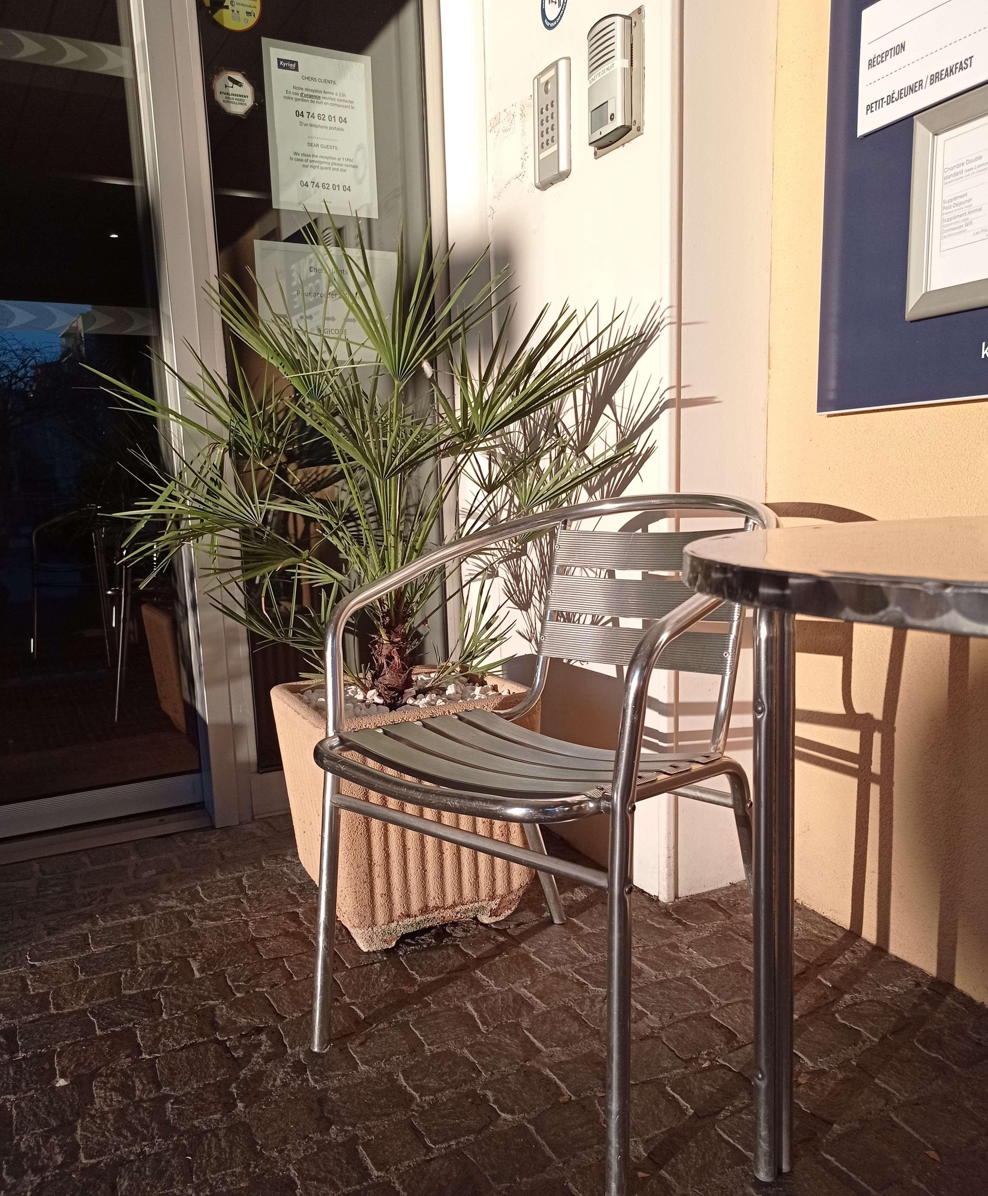 Kyriad Villefranche Sur Saone Bagian luar foto